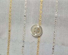 Carica l&#39;immagine nel visualizzatore di Gallery, Turbante in Cotone bianco con laminato oro e argento Made in Italy Fascia Capelli Hairband headband
