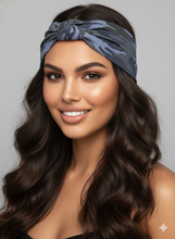 Carica l&#39;immagine nel visualizzatore di Gallery, Turbante camouflage blu mimetico in cotone anallergico Fascia Capelli Made in Italy Hairband headband
