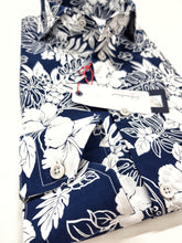 Carica l&#39;immagine nel visualizzatore di Gallery, Camicia hawaiana cotone fantasia blu floreale made in italy
