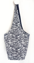 Load image into Gallery viewer, Borsa Mare in cotone fashion Animalier Zebrato Safari design Made in Italy
