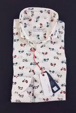 Carica l&#39;immagine nel visualizzatore di Gallery, Camicia Fashion fantasia vespa design cotone made in italy
