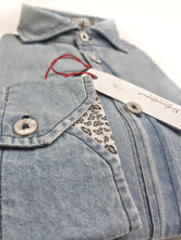 Load image into Gallery viewer, Camicia DENIM BLEACH AZZURRO CHIARO jeans inserti fantasia  puro cotone made in italy

