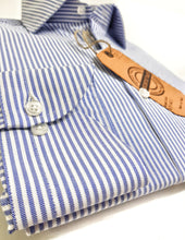 Carica l&#39;immagine nel visualizzatore di Gallery, Camicia uomo a righe azzurre puro cotone panama made in italy
