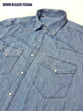 Load image into Gallery viewer, Camicia DENIM BLEACH texanina Country con doppia tasca- pattine - bottone automatico - lavata - AZZURRO CHIARO jeans inserti fantasia  puro cotone made in italy
