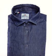 Load image into Gallery viewer, Camicia LAVATA blu jeans denim stone wash puro cotone made in italy

