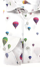 Carica l&#39;immagine nel visualizzatore di Gallery, Camicia puro cotone fantasia mongolfiera travel cotone made in italy hot air ballon design
