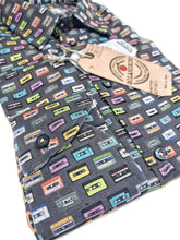 Carica l&#39;immagine nel visualizzatore di Gallery, Camicia puro cotone fantasia stampata musicassetta design made in italy Shirt print Fantasy
