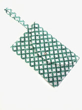 Carica l&#39;immagine nel visualizzatore di Gallery, Pochette in tessuto fashion design Green Tozeur Made in Italy
