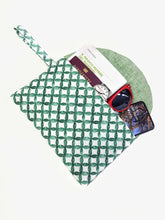 Load image into Gallery viewer, Pochette in tessuto fashion design Green Tozeur Made in Italy
