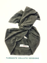 Load image into Gallery viewer, Turbante in velluto verdone oliva puro cotone velluto made in Italy fascia capelli hairband corduroy velvet 100% cotton
