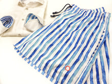 Carica l&#39;immagine nel visualizzatore di Gallery, Costume da Bagno morbido tessuto slip interno  asciugatura rapida Boxer mare uomo fantasia Santorini con 2 tasche laterali Made in Italy
