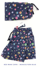Carica l&#39;immagine nel visualizzatore di Gallery, Costume da Bagno in morbido tessuto slip interno  asciugatura rapida Boxer mare Uomo fantasia Mongolfiera blu con 2 tasche laterali Made in Italy
