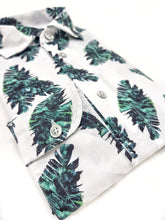 Carica l&#39;immagine nel visualizzatore di Gallery, Camicia hawaii Fashion cotone fantasia cotone made in italy
