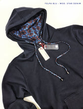 Carica l&#39;immagine nel visualizzatore di Gallery, Felpa Blu con Cappuccio Design star denim made in Italy Fantasia  100% cotone -  UNISEX Sweatshirt Blue hoodie
