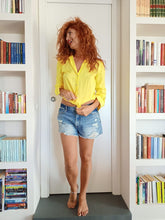 Carica l&#39;immagine nel visualizzatore di Gallery, Camicione giallo camicia Donna gialla morbida viscosa  made in italy woman yellow soft shirt

