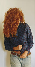 Load image into Gallery viewer, Camicia Donna blu puro cotone DENIM  blu FANTASIA bordeaux made in italy navy blue woman shirt
