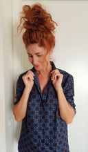 Load image into Gallery viewer, Camicia Donna blu puro cotone DENIM  blu FANTASIA bordeaux made in italy navy blue woman shirt
