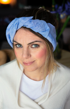 Load image into Gallery viewer, Turbante Fashion in Lino Fantasia design lino azzurro 30 Made in Italy
