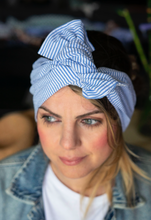 Load image into Gallery viewer, Turbante Fashion in cotone Fantasia rigata design goffrato azzurro 31 Made in Italy
