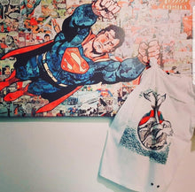Load image into Gallery viewer, T-shirt made in Italy Fantasia FIsh-white 100% fresco cotone jersey design Fish white
