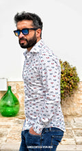 Carica l&#39;immagine nel visualizzatore di Gallery, Camicia Fashion fantasia vespa design cotone made in italy
