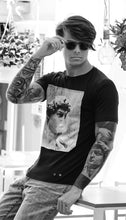 Load image into Gallery viewer, t-shirt made in Italy Fantasia Fashion Victim 100% fresco cotone jersey
