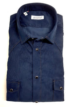 Carica l&#39;immagine nel visualizzatore di Gallery, Camicia velluto blu texanina country bottoni automatici a pressione con doppia tasca e pattine
