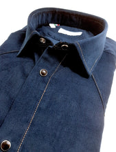 Carica l&#39;immagine nel visualizzatore di Gallery, Camicia velluto blu texanina country bottoni automatici a pressione con doppia tasca e pattine
